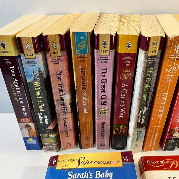 Lot of 22 Paperback Harlequin Romance Novels - Good condition! - Picture 2 of 7